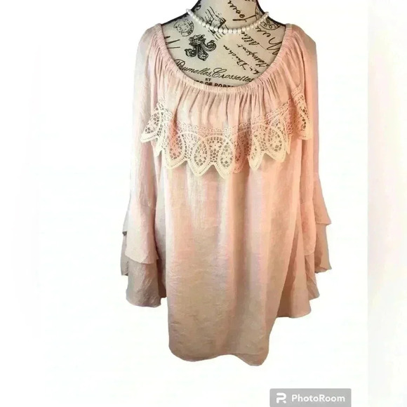 Unique Spectrum Women’s 3X Blouse Peach Gauze Lace Trim Double Bell Sleeves NWT - Picture 1 of 8